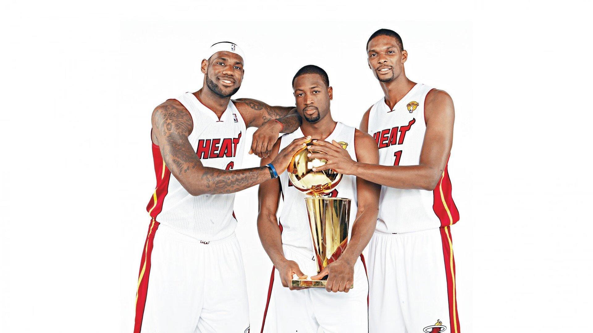  欧亿体育|季后赛激战正酣，豪门对决引爆篮球热潮