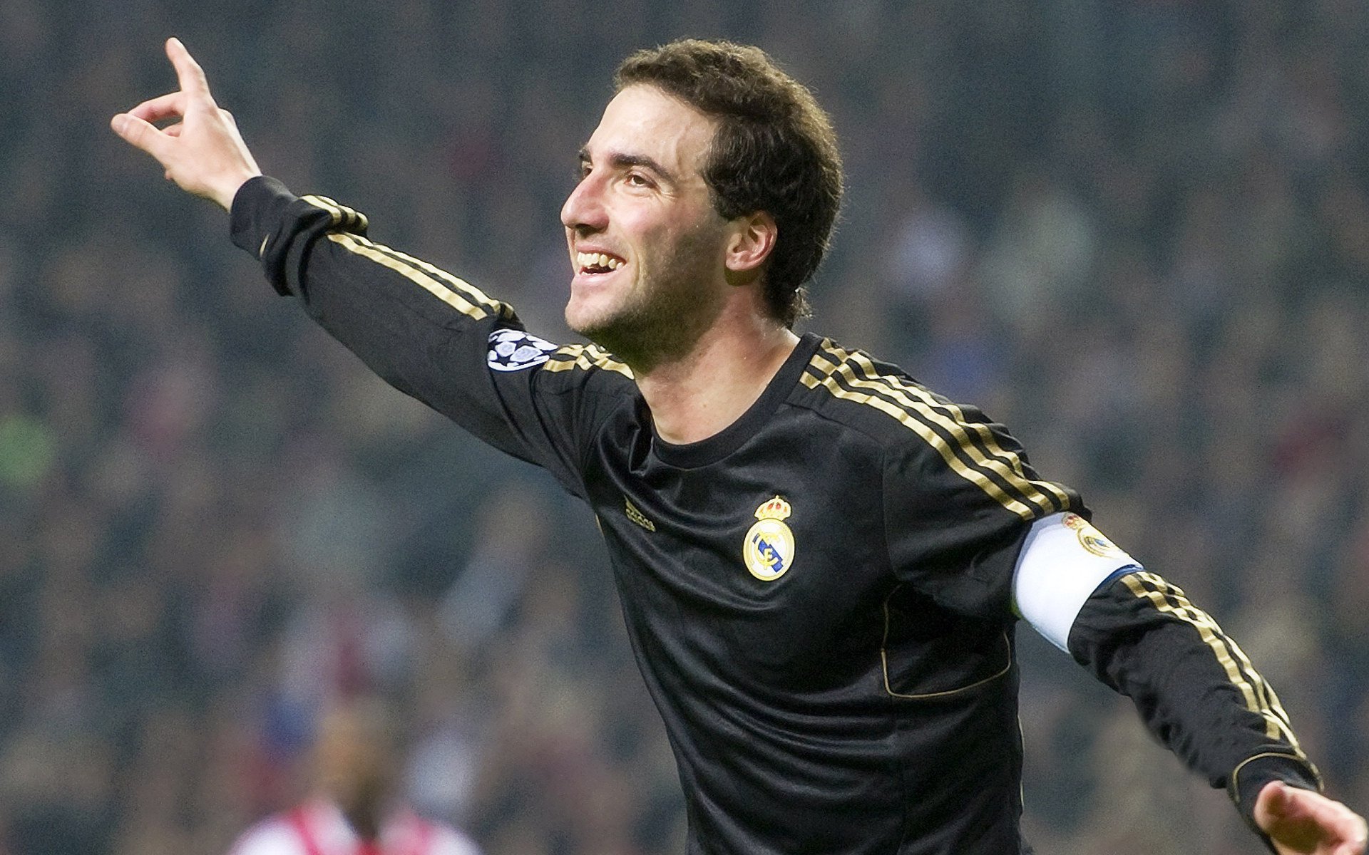  欧亿体育官网_亚冠联赛，中超三强集体突围，日韩劲旅遭遇严峻挑